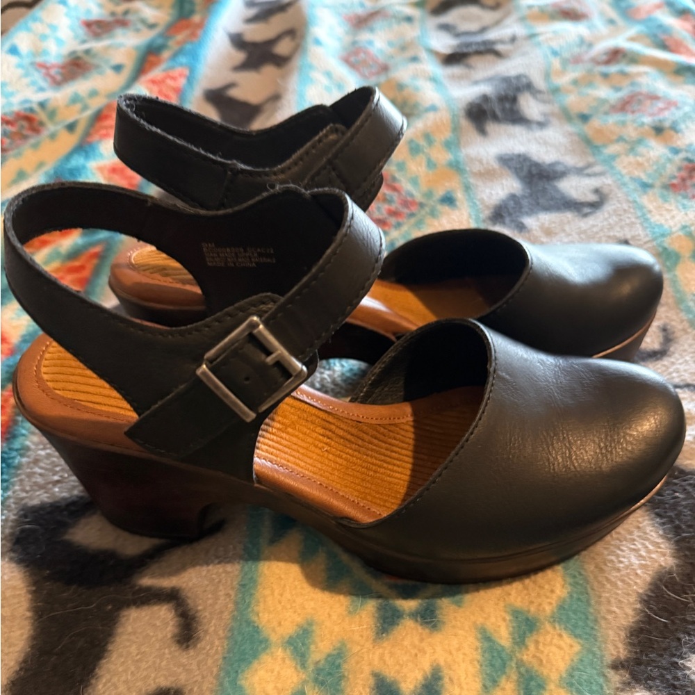 b.o.c Natasha Mary Jane Clogs 9